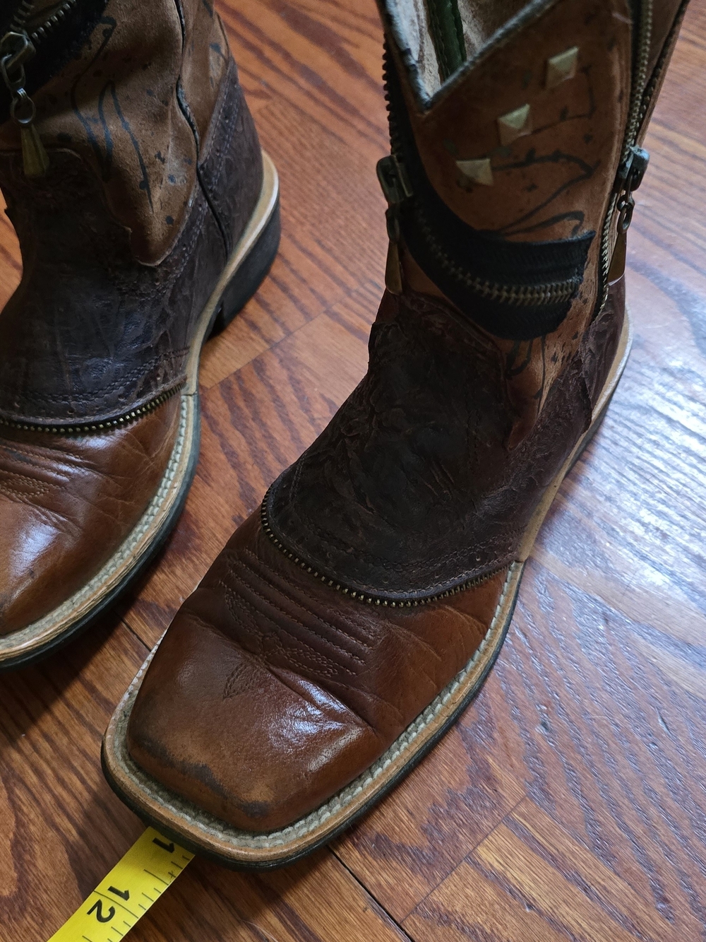 Ariat Women’s Size 7.5 Leather Square Toe Cowboy Boots Zipper Studded Distressed - Picture 10 of 16